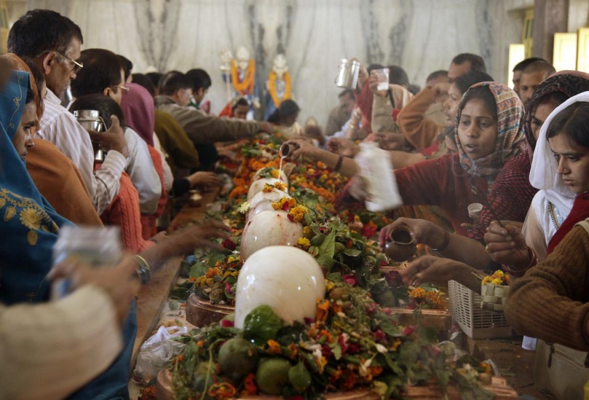 What are the three main Hindu festivals?