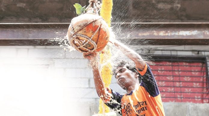 dahi-handi-break-759