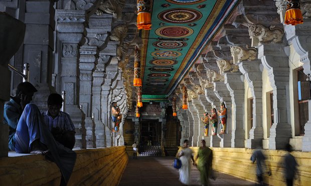 Hindu temples in southern India enforce western clothing ban |The Guardian