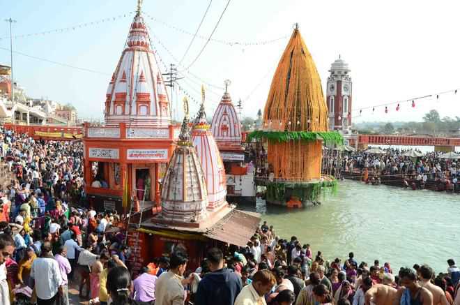 18 lakh take holy dip on Shivratri