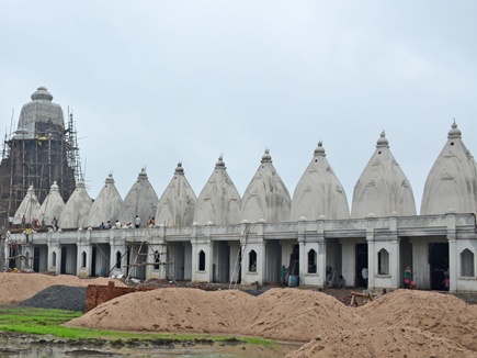 देपालपुर में बन रहा सौ करोड़ का विष्णु मंदिर, 25 लाख नींव में